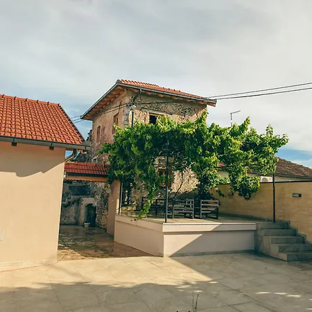 Villa Old Tower